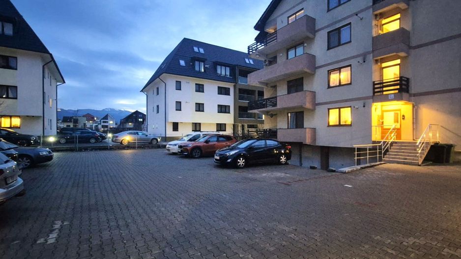 Bloc nou, sectiune mare, apartament 3 camere cu semineu, terasă mare si garaj - Poză 23