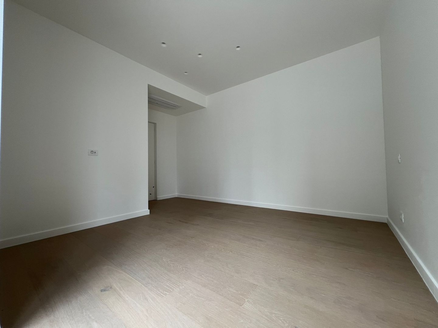 Apartament 2 camere de vanzare Aviatiei Tower Barbu Vacarescu - Poză 5