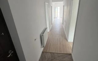 Casa dintre lacuri, Crevedia, cartier nou. - Poză 4