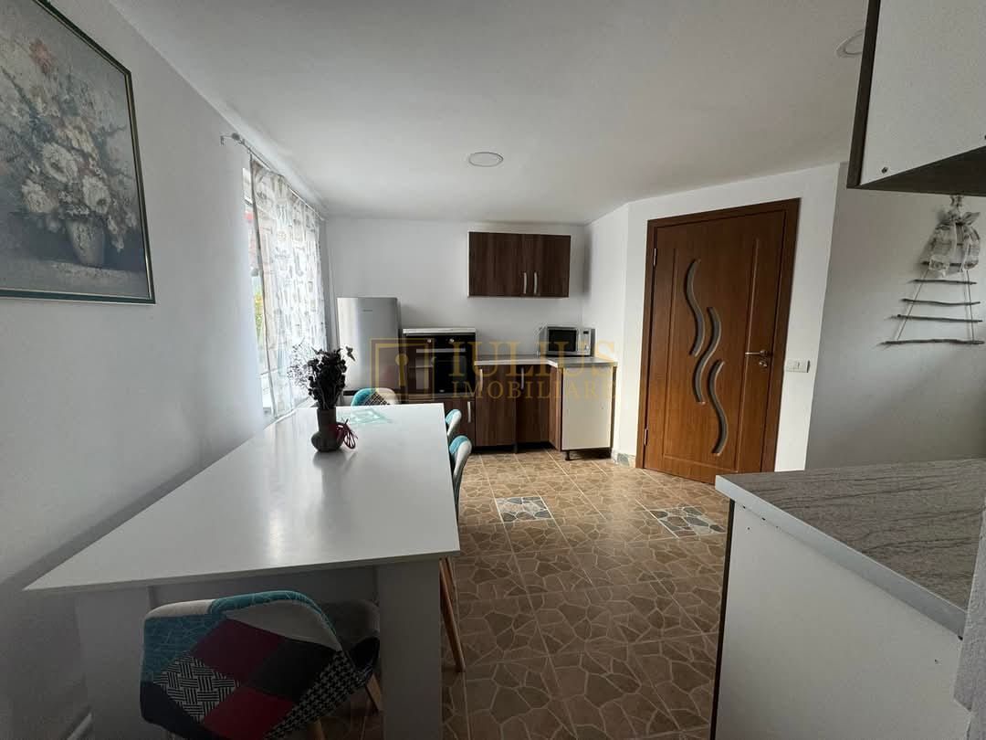 Apartament la casa, cochet intr-o zona foarte linistita. - Poză 3