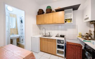 Casă individuală cu 2 apartamente de vânzare, lângă Hotel Ambasador – Dâmbovița, - Poză 6