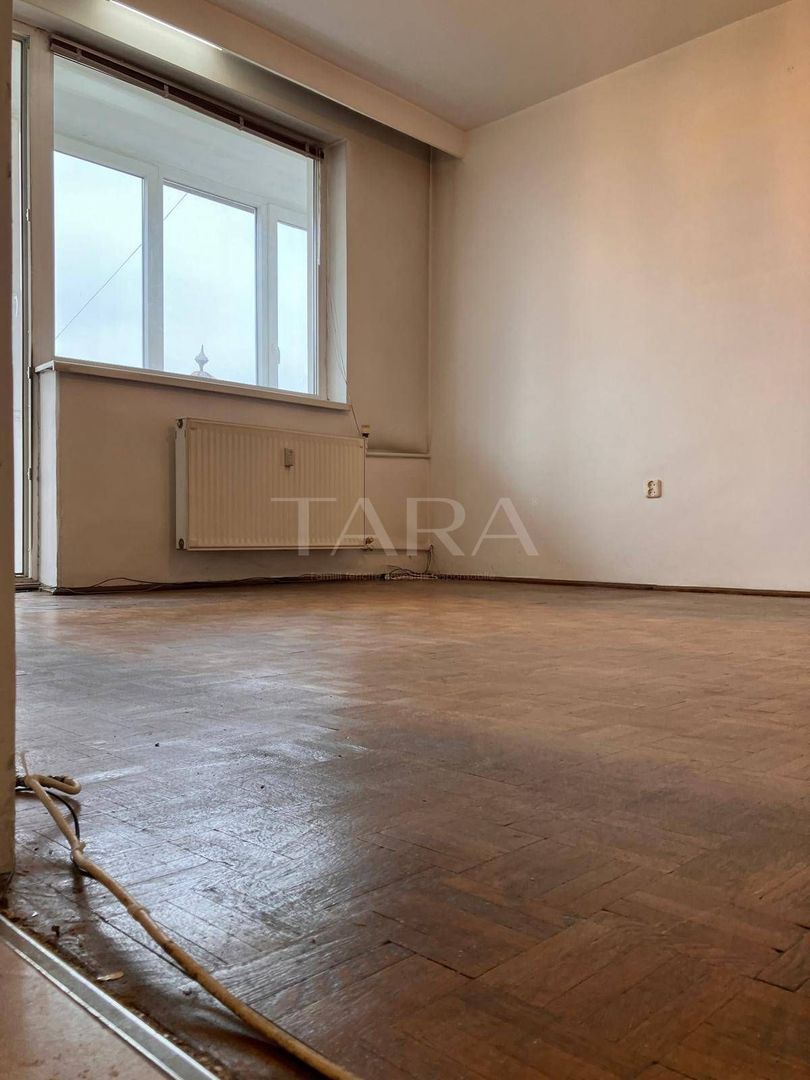 Apartament cu 3 camere și potențial excelent în Grigorescu. - Poză 3