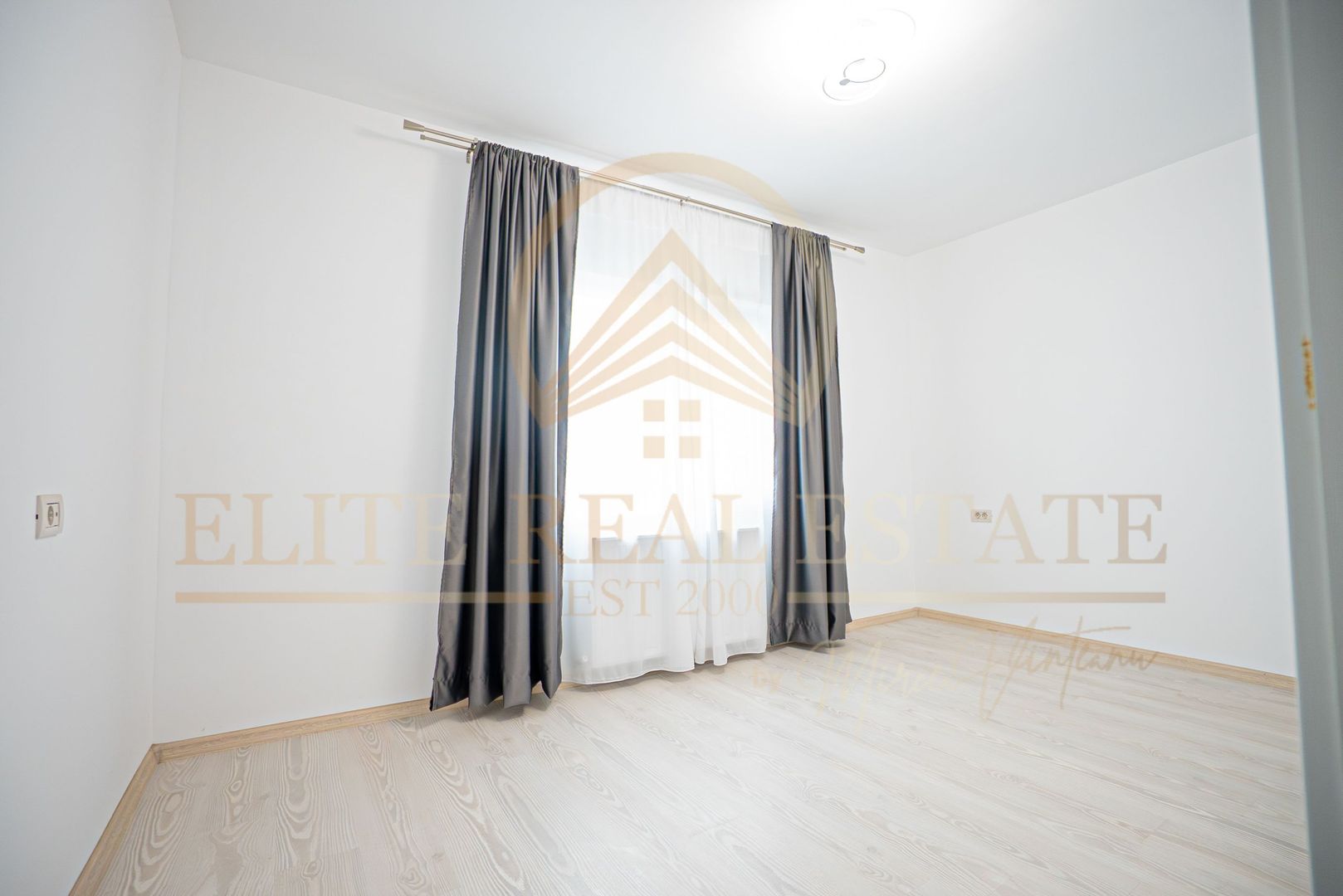 Casă în Mamaia Nord cu curte și parcare – disponibilă imediat! - Poză 12