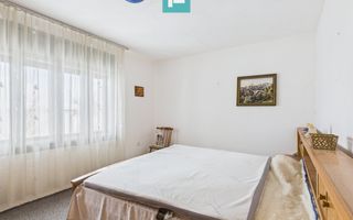 Casă cu etaj Căpâlnaş - Poză 14