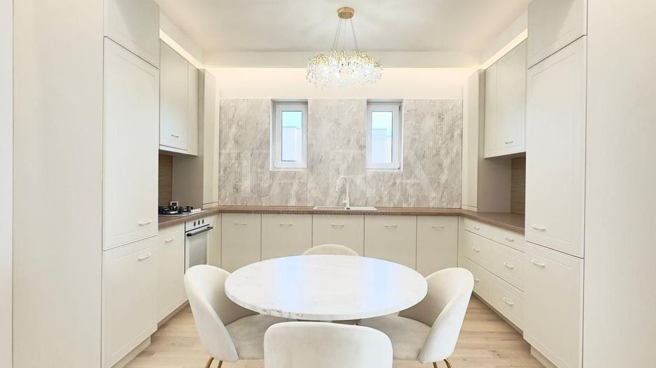 Penthouse 3 camere ultrafinisat, terase generoase în Florești - Poză 4