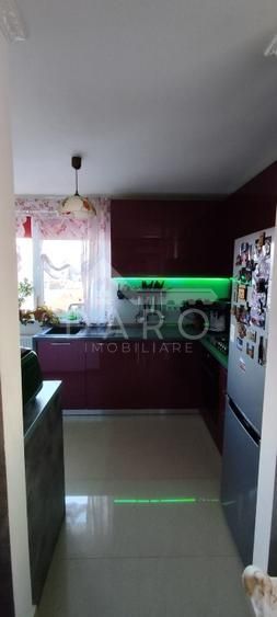 Vând apartament cu 3 camere - Poză 8