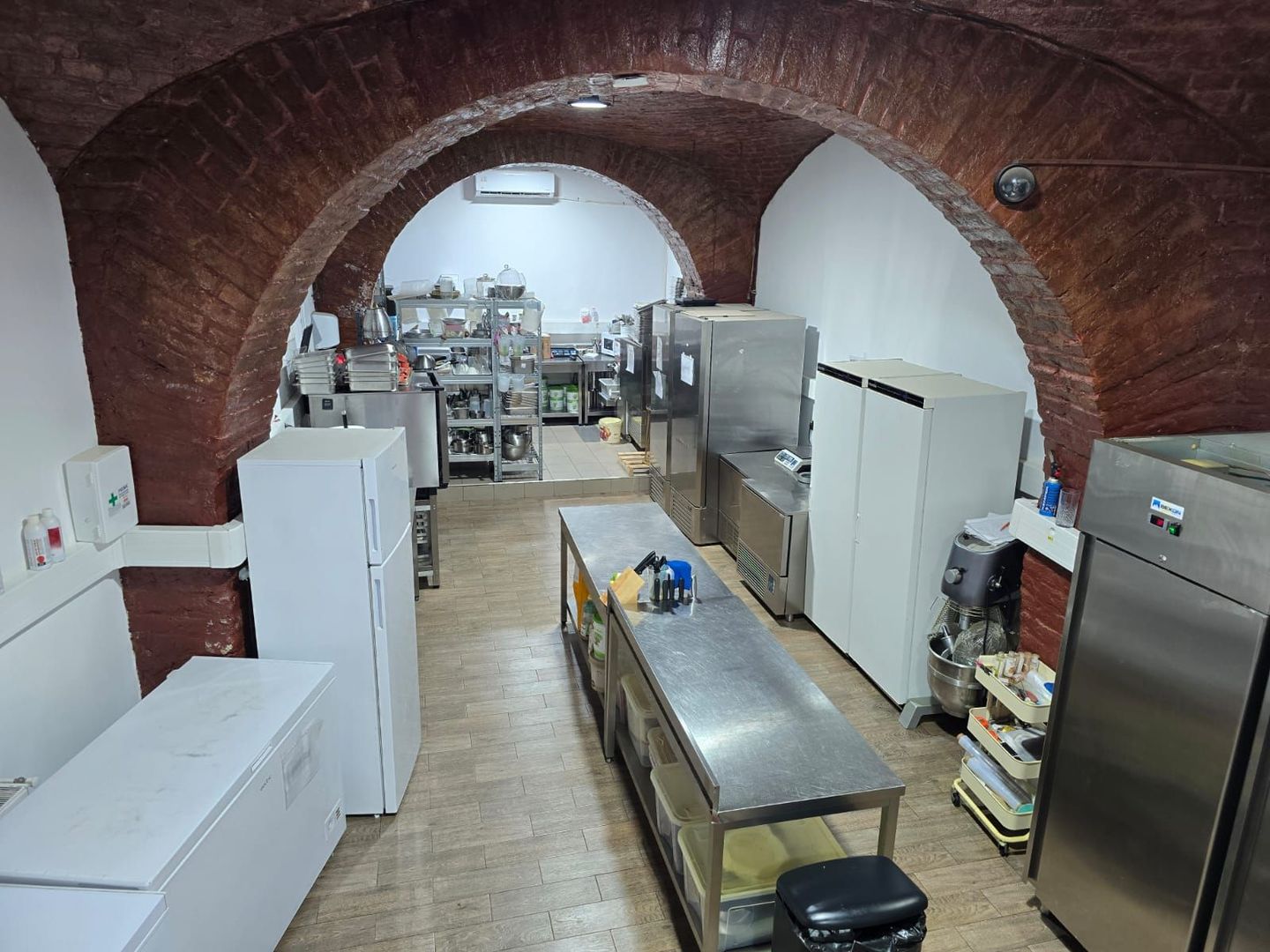 Spațiu comercial stradal | Dacia | Echipamente gelaterie incluse - Poză 9