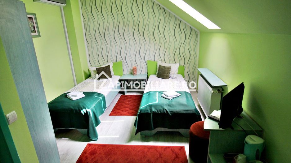 Pensiune aproape de centru,10 camere,13 băi,1 restaurant - Poză 16