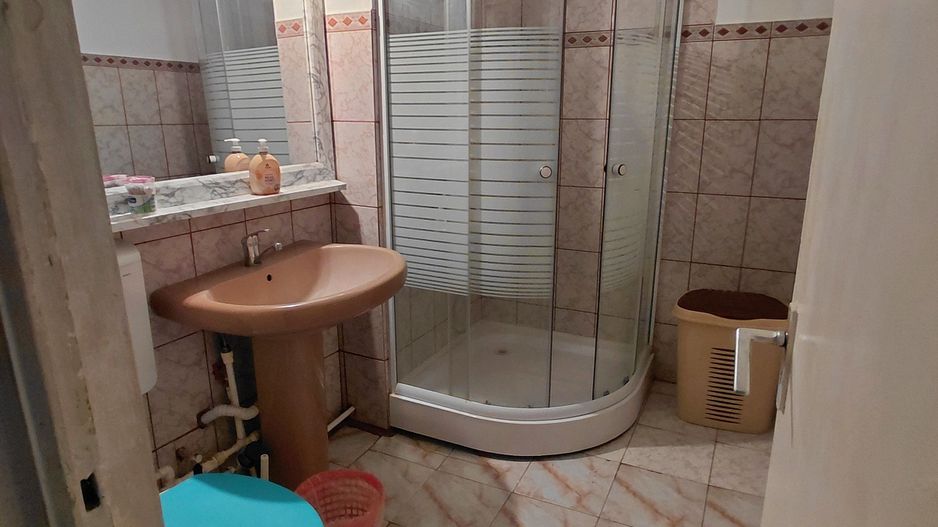 Apartament cu 2 camere Tiglina 1,et.2,strada Saturn zona pietei - Poză 10