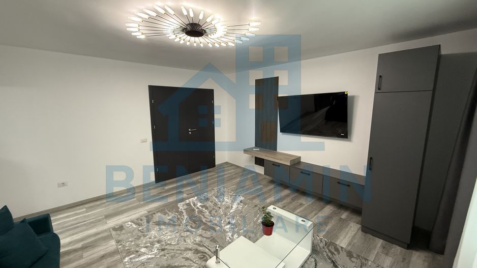 4 camere - 93mp - mobila - utilat - lux - Hotel Ramada - Poză 2