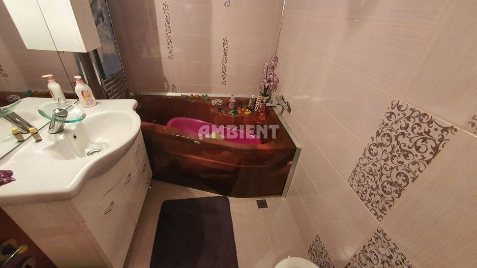 DE ÎNCHIRIAT - Apartament 2 camere, mobilat și utilat, zona CARTIER; - Poză 4