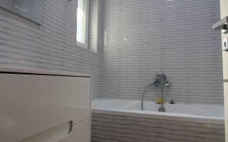 Casa cu 3 camere, locuri de  parcare, curte - Poză 20