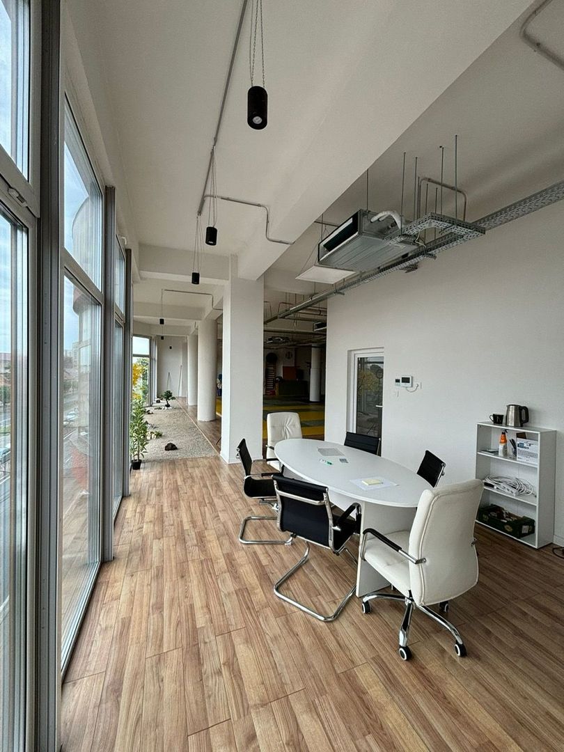 Spatiu de birou cu terasa de 295 mp - Poză 6
