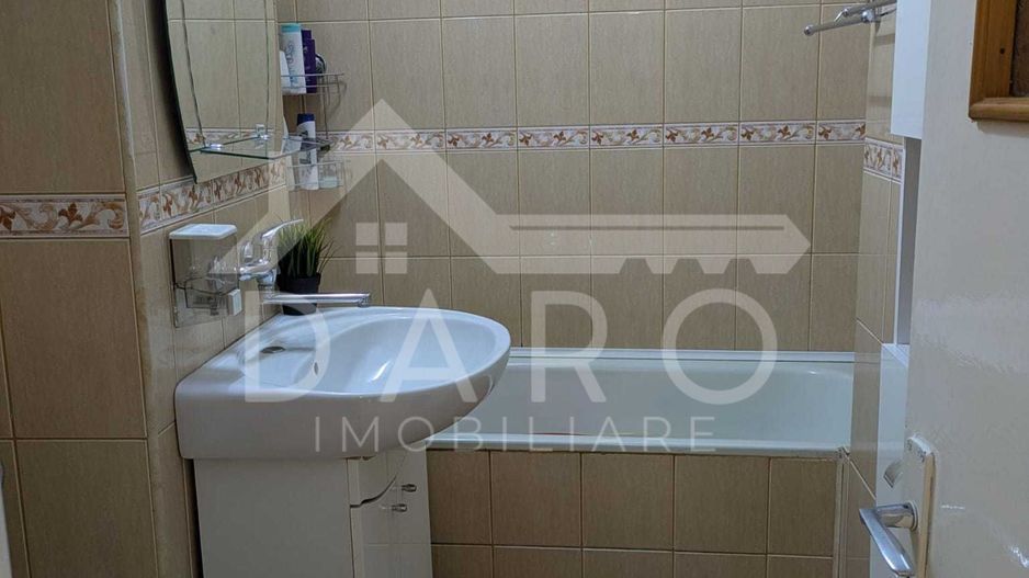 Vând apartament 3 camere – ideal pentru locuință sau cabinet medical – - Poză 5