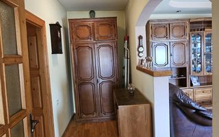 Casa 5 camere 3 bai garaj inchis si teren 700 mp utili in Lazaret - Poză 3