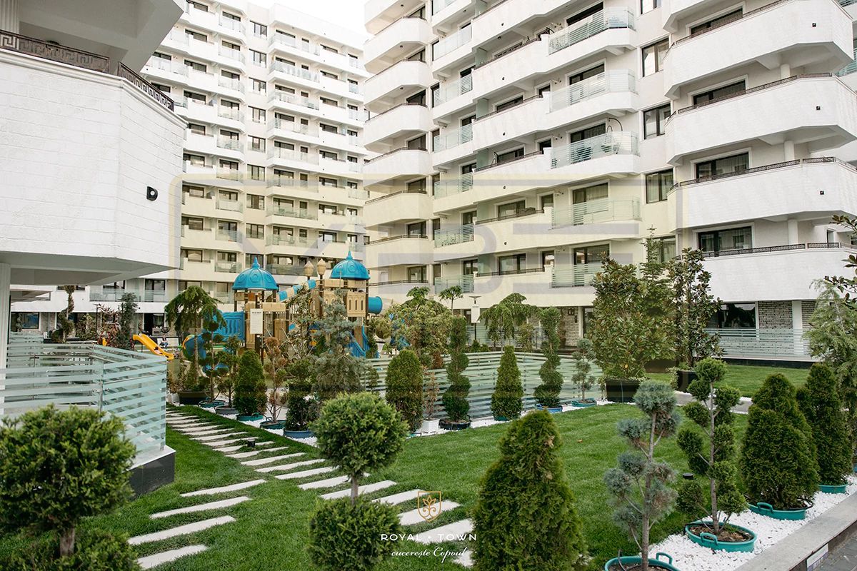 Copou- Royal Town - Decomandat - 64 mp- LIBER  DIN AUGUST - Poză 3