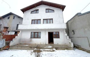 Casa situata in Catargiu Baraganului P+1+M suprafata 170mp-zona buna