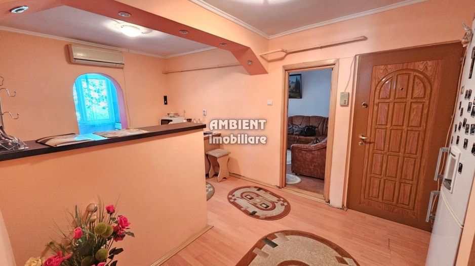 Apartament cu 2 camere, mobilat si utilat, zona TRAIAN; - Poză 3