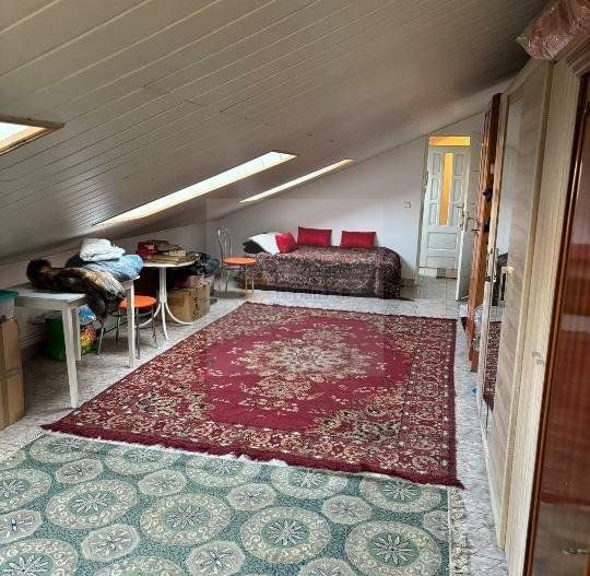 Vilă Spațioasă cu 7 Camere in Domenii – Locație Excelentă - Poză 11