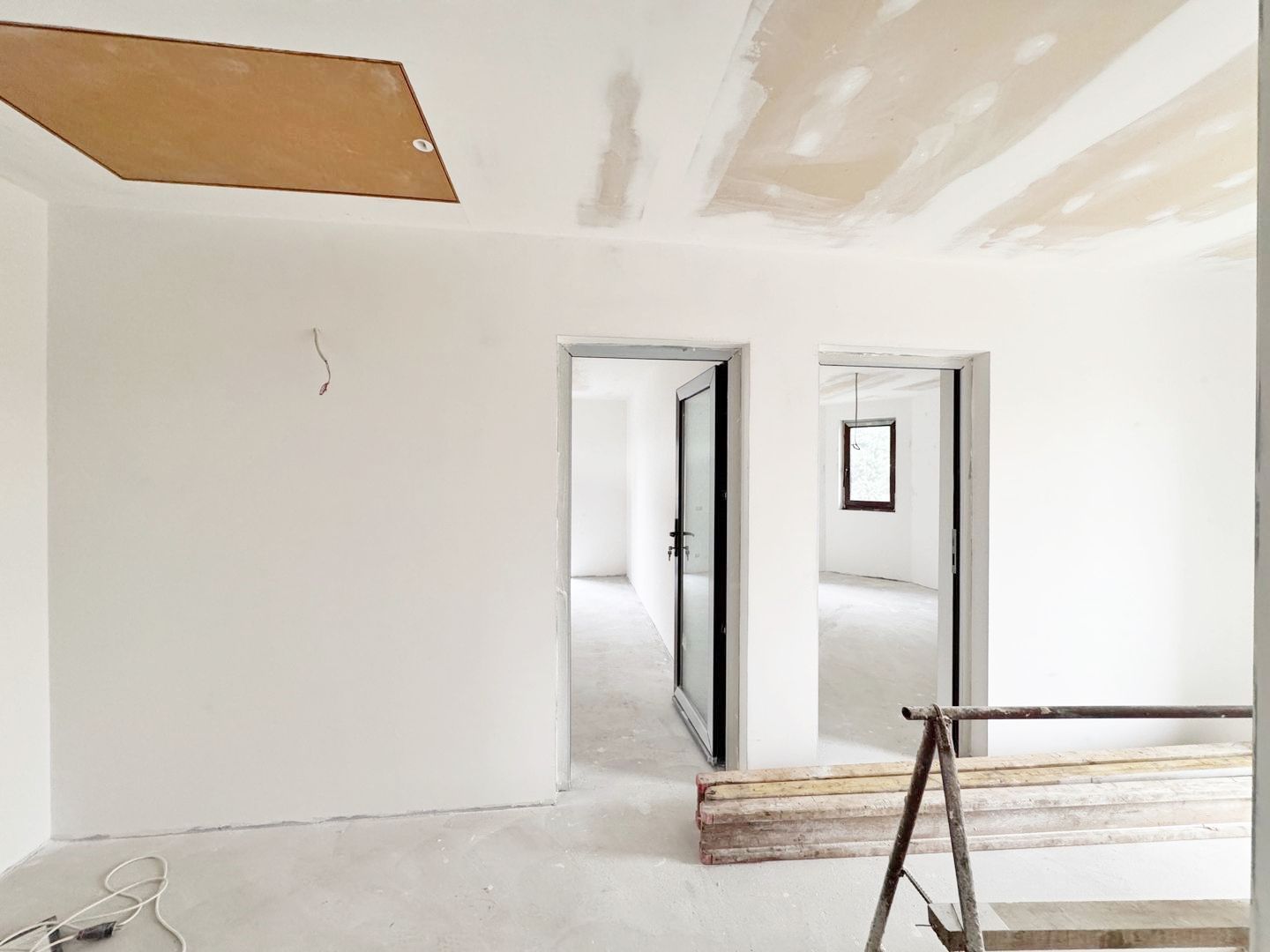 Vilă unică, gata să devină locuința ta de vis, în Livada. - Poză 11