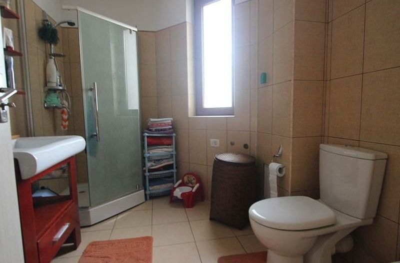 Casă / Vilă cu 9 camere de vânzare în zona Bogdanestilor - Poză 11