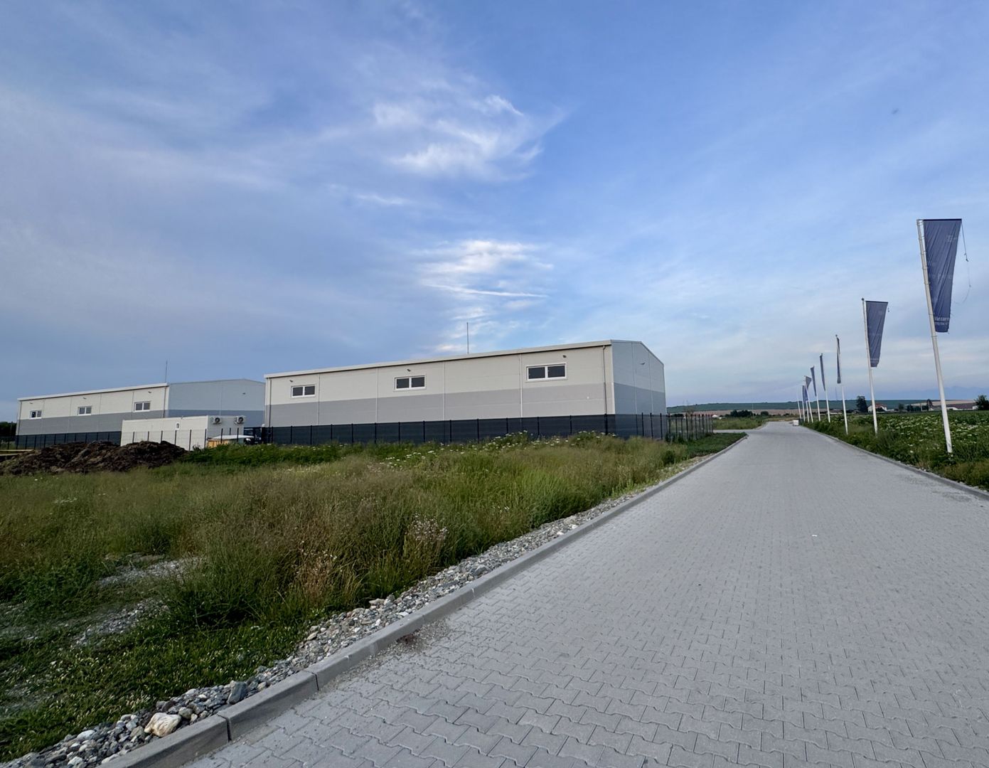 Hala industriala noua, ideal IMM - teren 1738mp, bransamente utilitati - Poză 2
