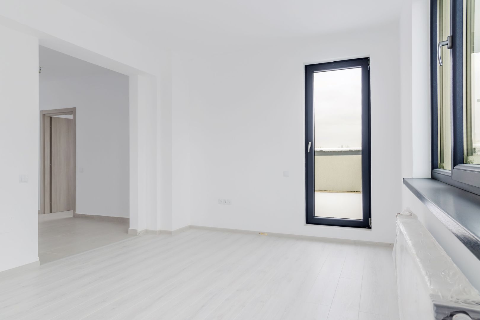 2 Camere, finalizat, 108 mp Utili,  Terasa 51 mp, Str. Oboga, Militari, Sector 6 - Poză 3
