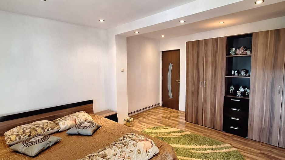 Inchiriere apartament la casa, Centru Bascov - Poză 13