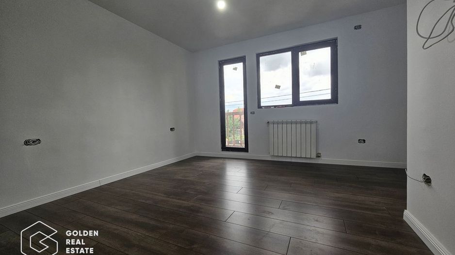 Vila cu 5 camere, 4 bai, Otopeni-centru, COMISION 0, renovata complet - Poză 12