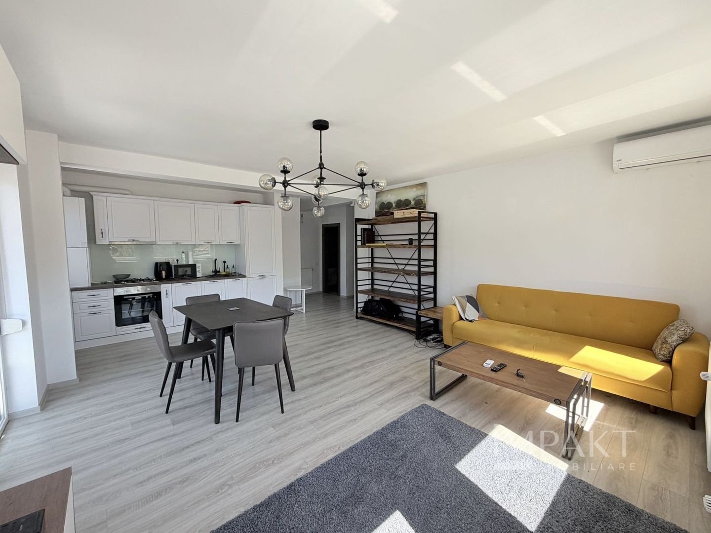 Apartament cu 2 camere in Centru! - Poză 1