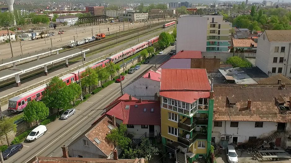 Casă pe 5 nivel–Ideală pentru Locuință, Sediu Firmă sau Investiție! - Poză 1