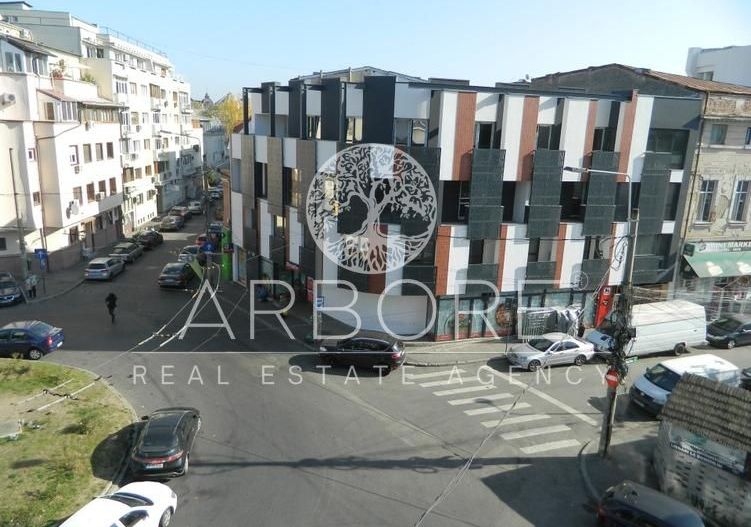 Apartament lux, zona Piata Victoriei, 4 camere , 2 bai, centrala termica  terasa - Poză 15