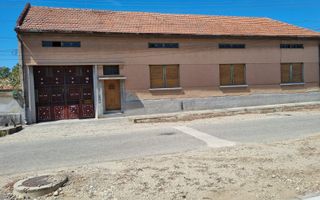 De vanzare casa cu 3 camere in Ciresu - Poză 1