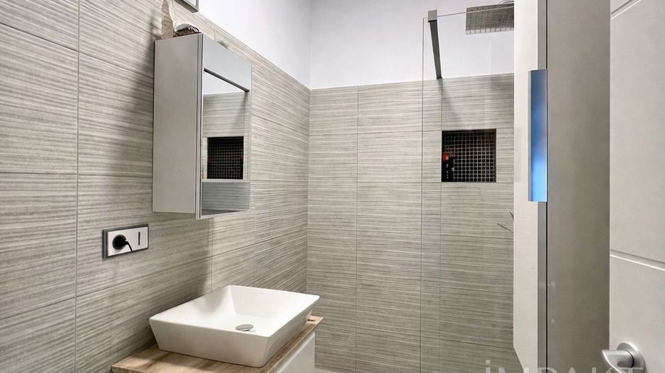 Apartament modern cu 3 camere in Buna Ziua - Poză 5