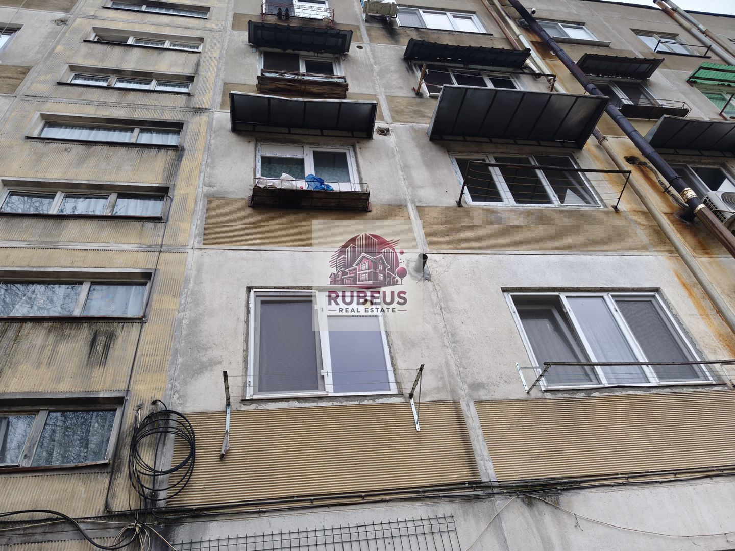 Mic la întreținere, bun la randament: apartament în Orșova - Poză 5
