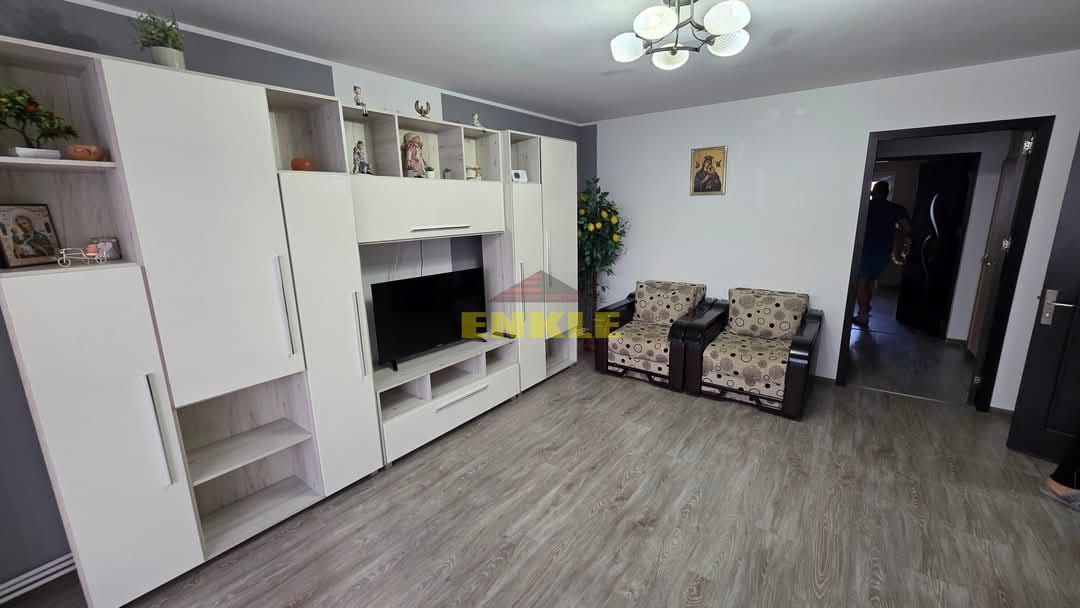 Apartament 3 camere, 81 mp – zona Stejari - Poză 1