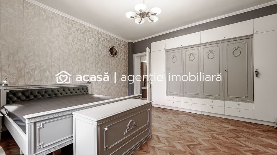 Apartament cu 3 camere ultracentral cu garaj - Poză 3