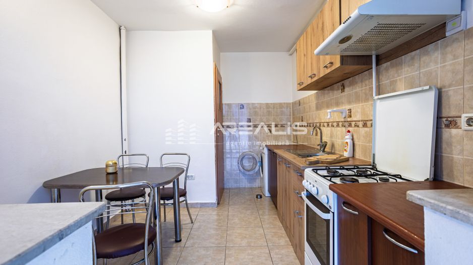 De închiriat -Apartament 3 camere, decomandat, zonă centrală - Poză 9