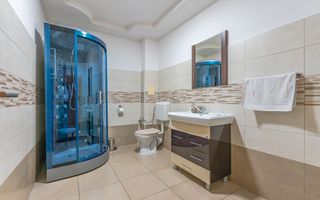 Pensiune Rosenau de vânzare - Afacere la cheie lângă Cetatea Râșnov - Poză 20