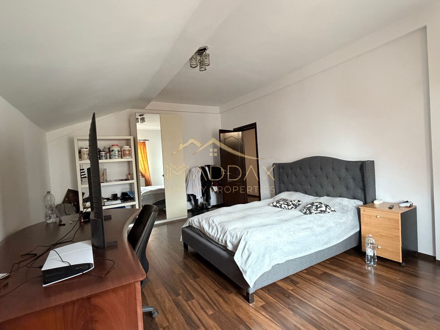 Vila spatioasa cu vedere spre lac Corbeanca - Poză 50