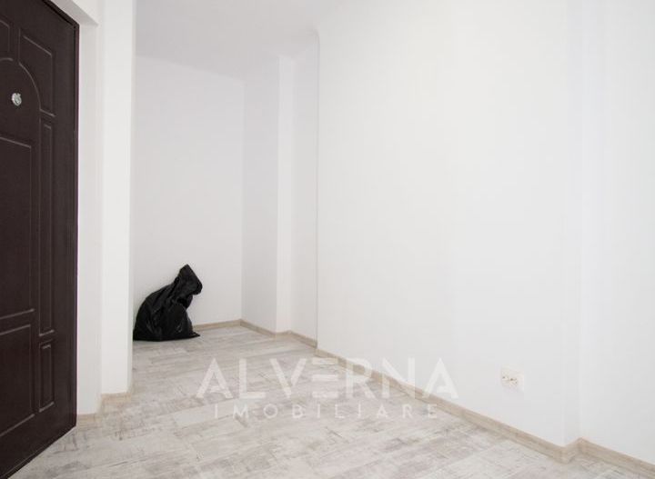 Apartament 2 camere cu 2 bai, pe 2 niveluri in vila renovata - Central - Poză 9