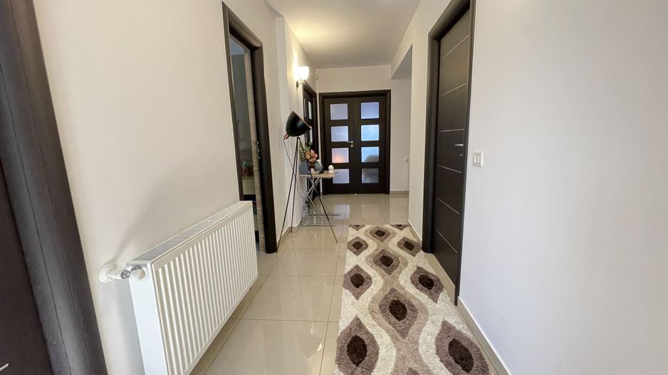 Locuinta eleganta cu finisaje premium - Poză 9