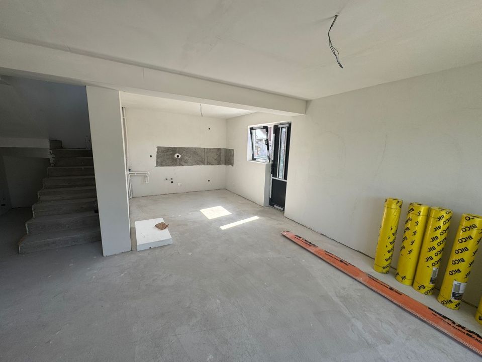 Casa noua, P+M, 4 camere, terasa, teren 500 m2, central, Cornu - Poză 18