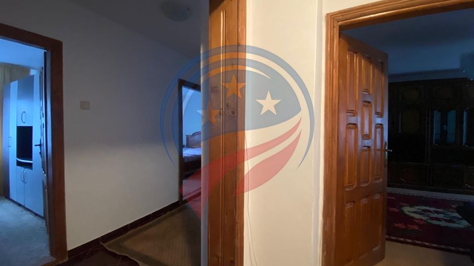 APARTAMENT 3 CAMERE CHIRIE 1 MAI CIUPERCA - Poză 4