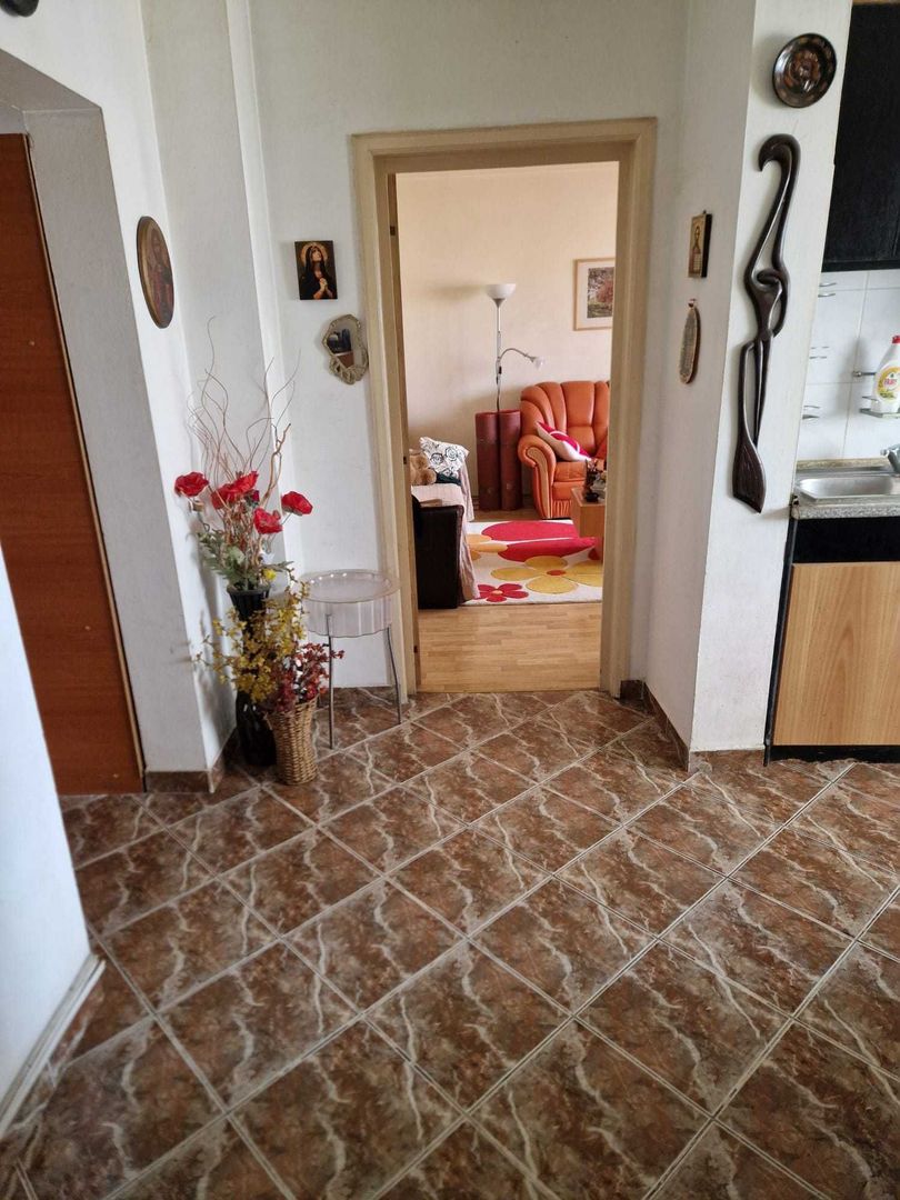 De inchiriat apartament 3 camere, zona Sebastian - Poză 2