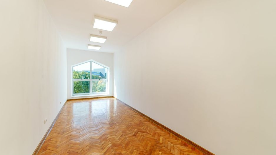 Cladire simbol cu destinatie multifunctionala - Poză 8