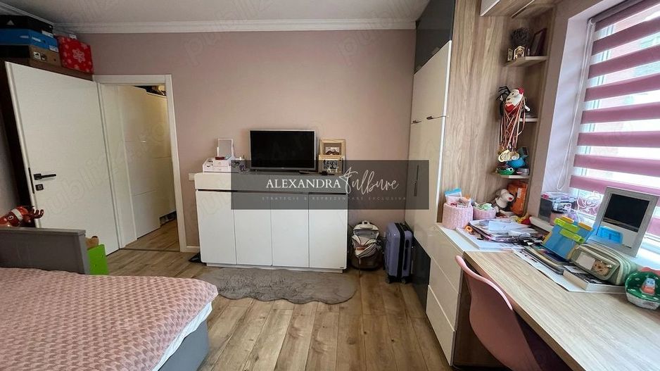 Apartament 2 camere decomandate, balcon, etaj intermediar, parcare - Poză 2
