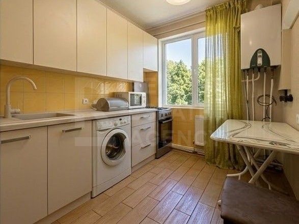 Vânzare apartament, 2 camere, strada Traian , Botanica - Poză 2