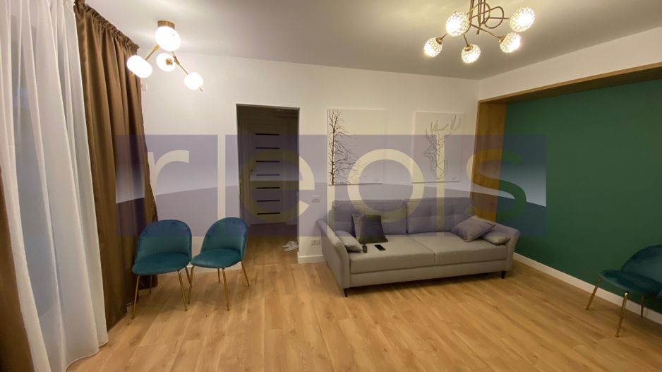 APARTAMENT 3 CAMERE DE VÂNZARE + CURTE PROPRIE + 2 LOCURI DE PARCARE - Poză 5