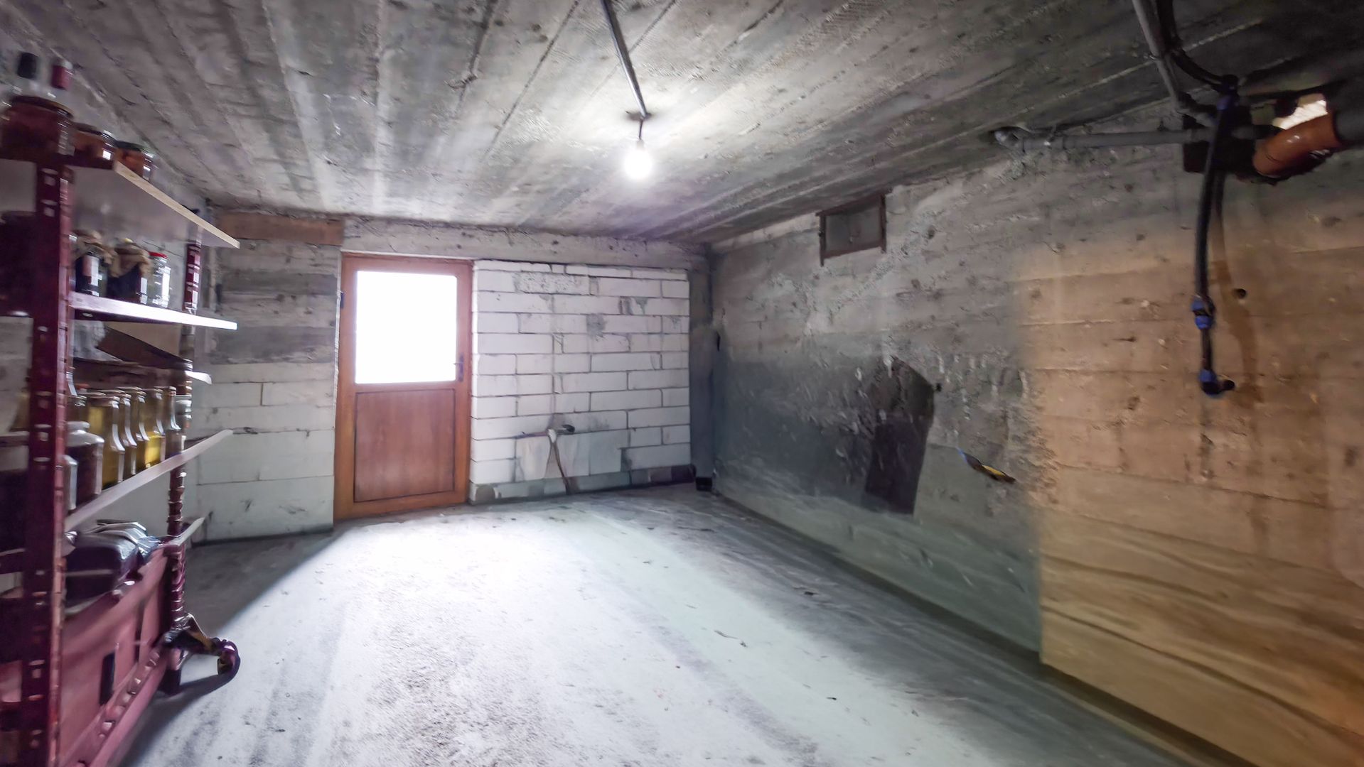 Casă spațioasă de vânzare – Strada Republicii nr. 105, Dragomirești - Poză 27